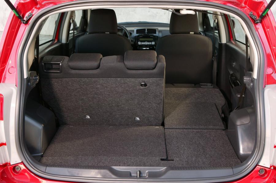  Scion xD 2007 года  (фото 34 из 113)